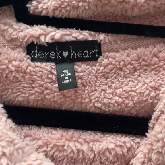 Pink fuzzy sweatshirt size small - Picture 3 of 3